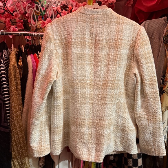 Elie Tahari Women's Cream Blazer - Picture 3 of 3